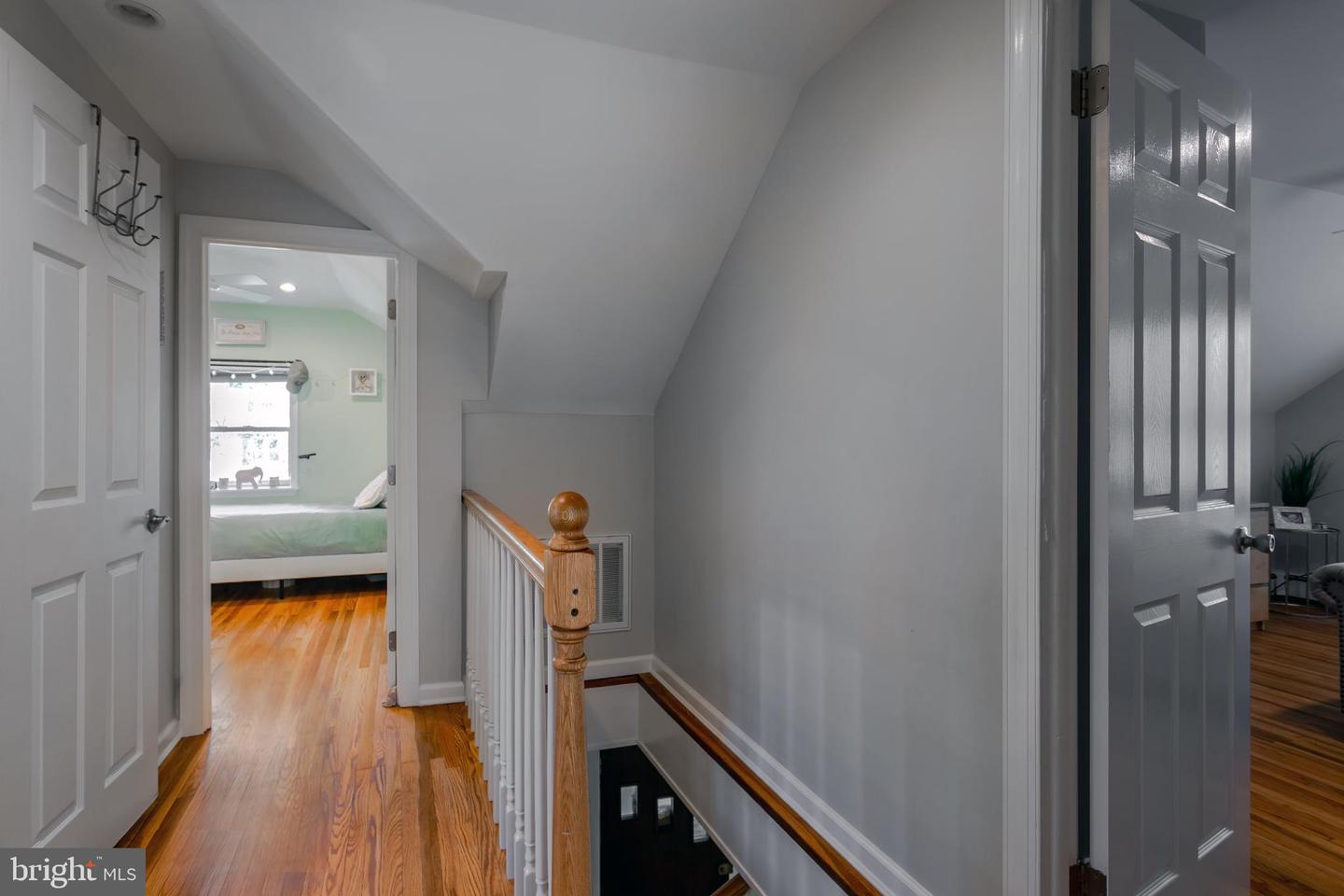 11 Locust St
