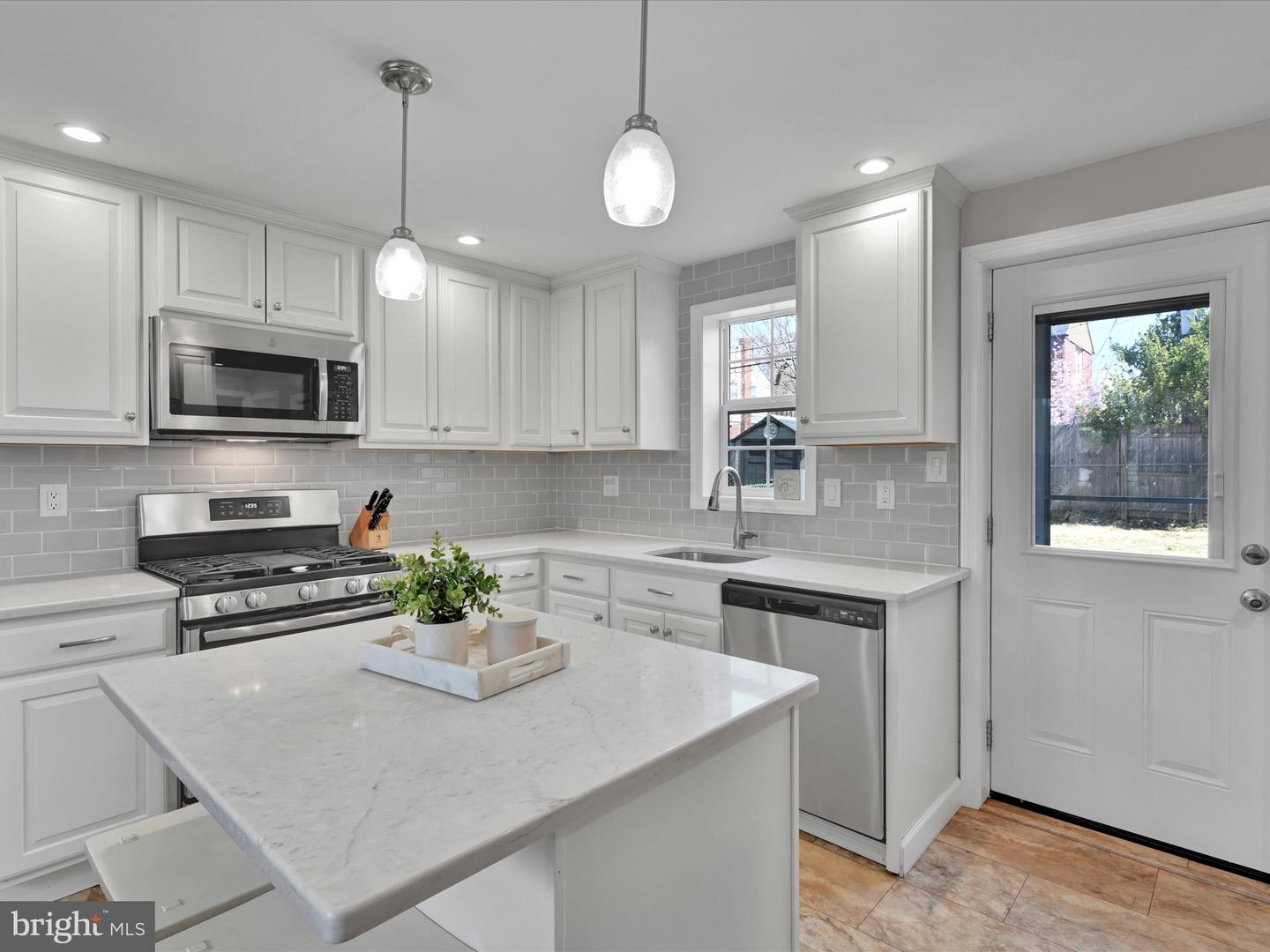 217 Pickwick Rd