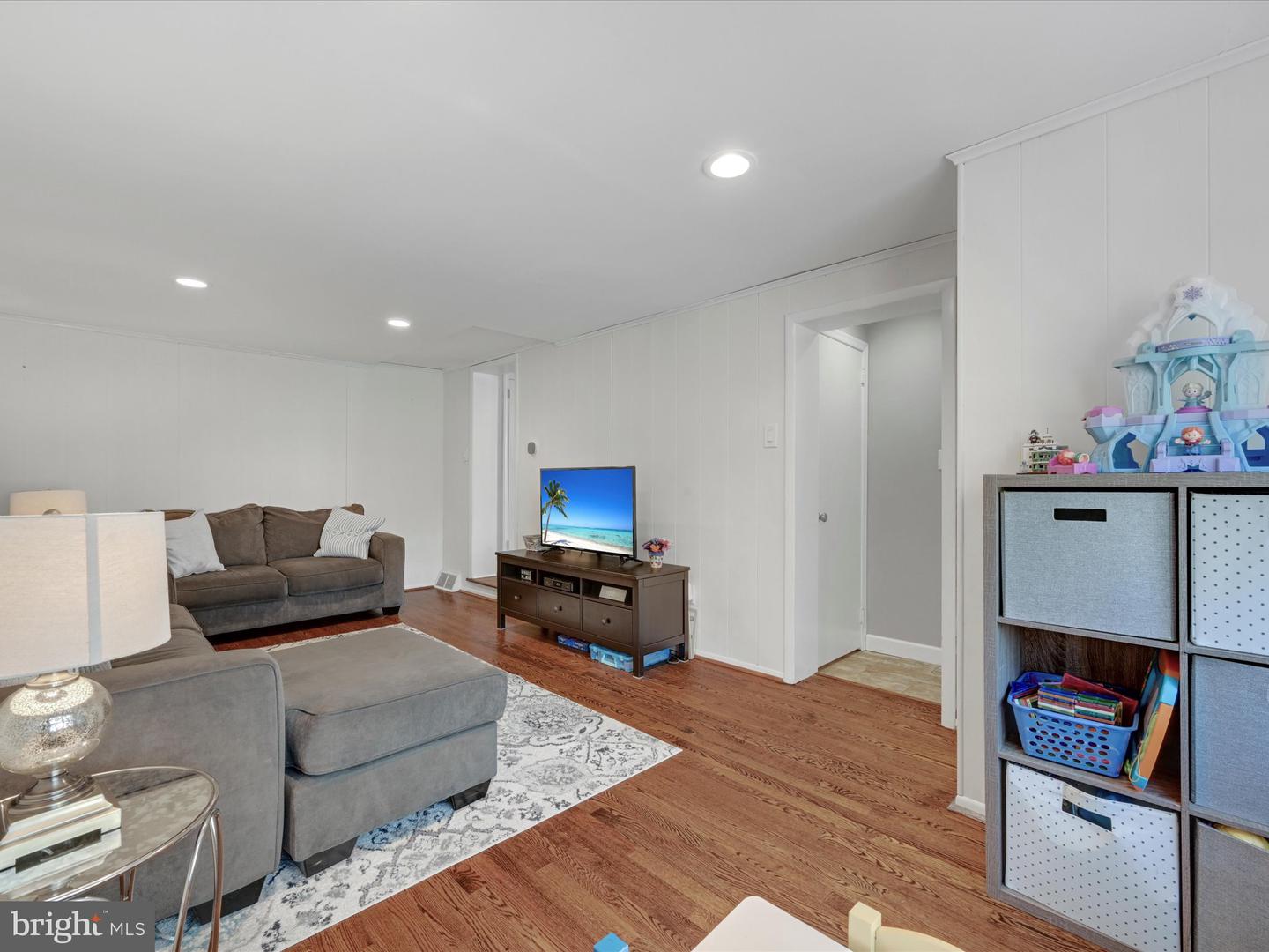 217 Pickwick Rd