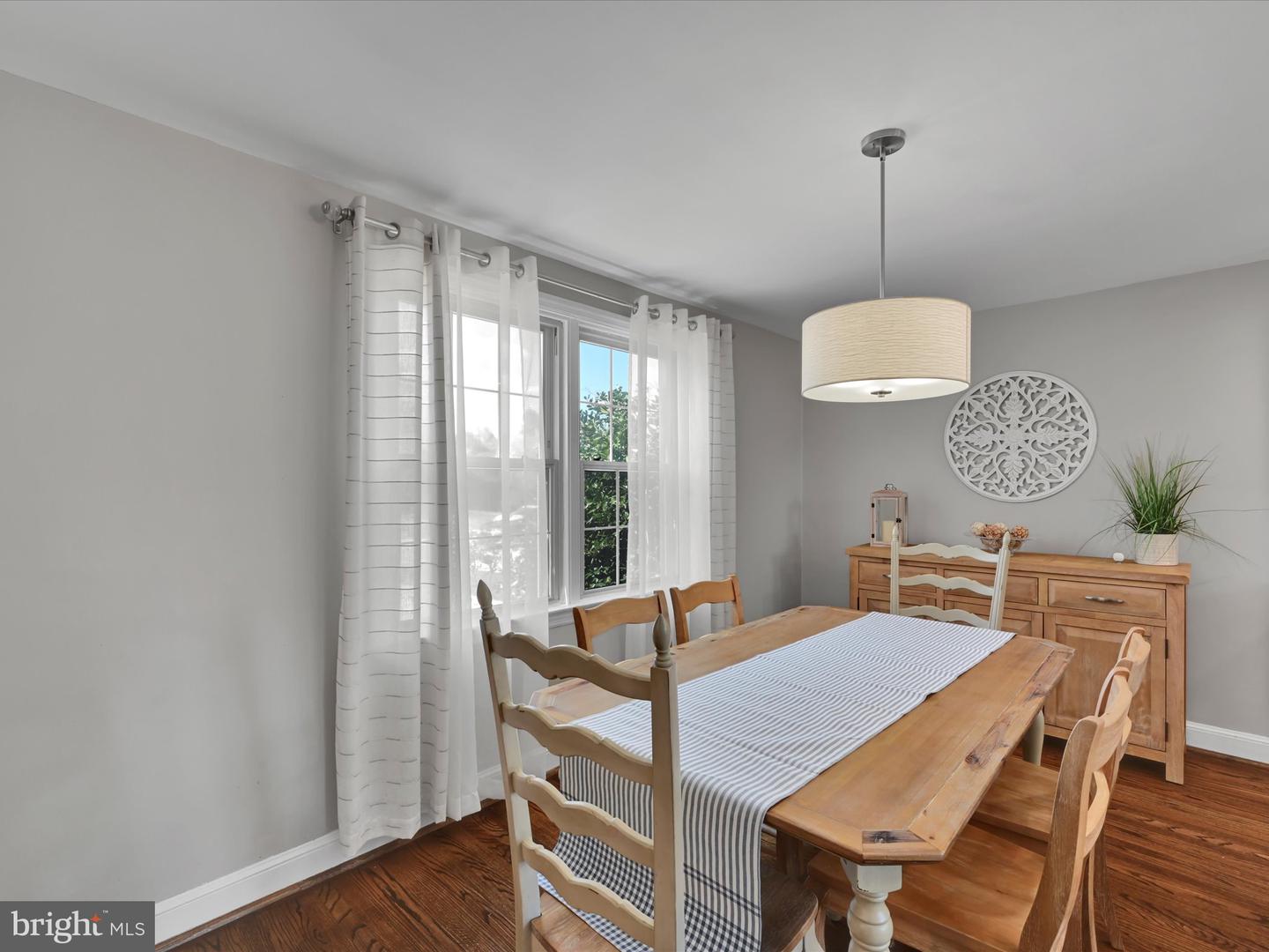 217 Pickwick Rd