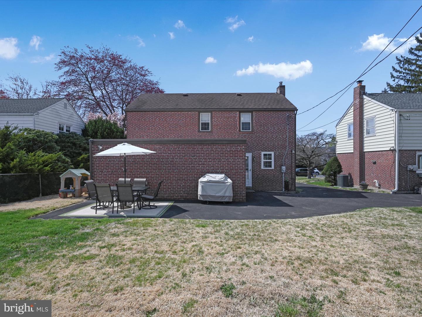 217 Pickwick Rd