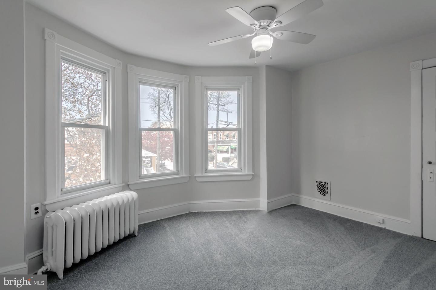 100 E Madison Ave