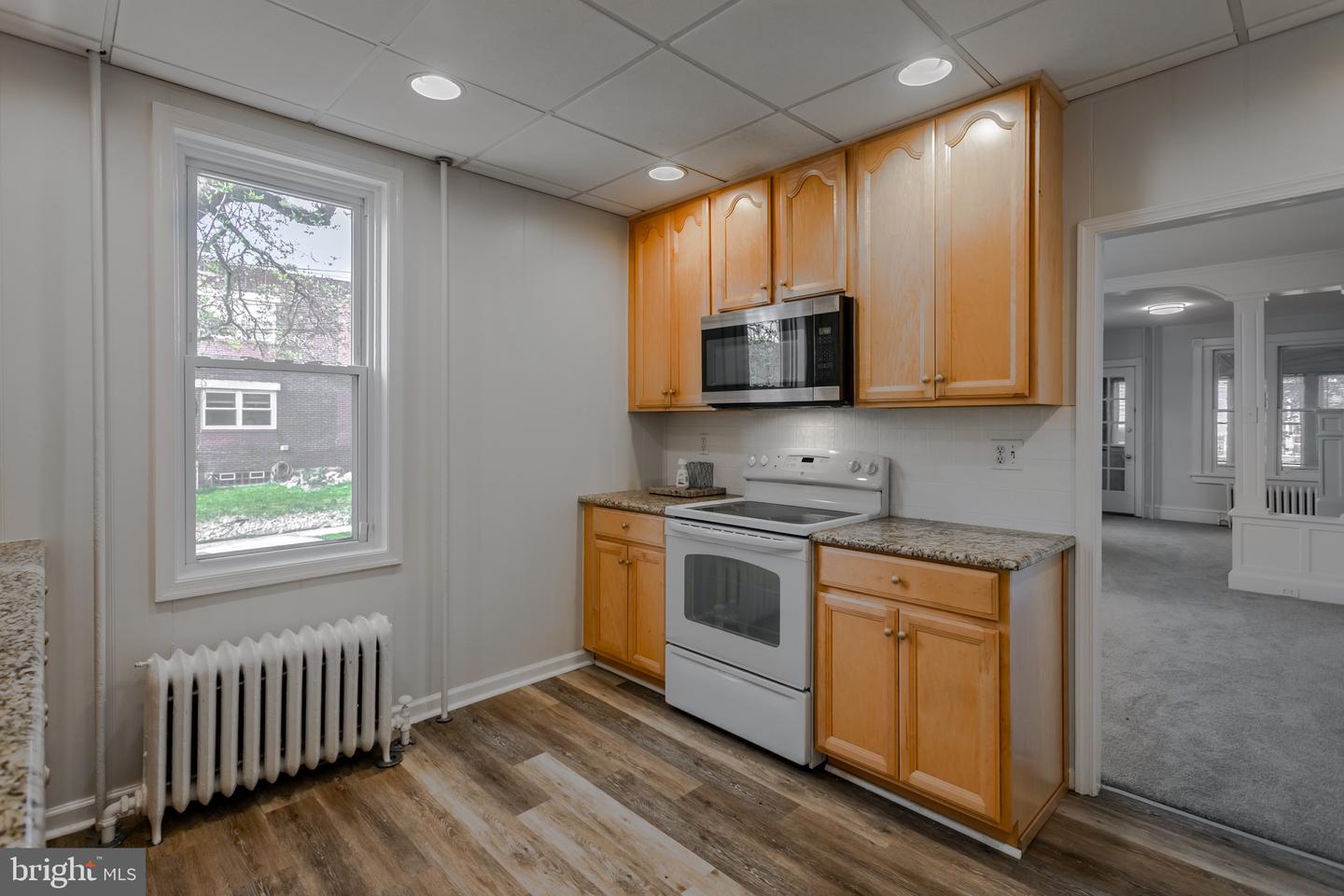 100 E Madison Ave