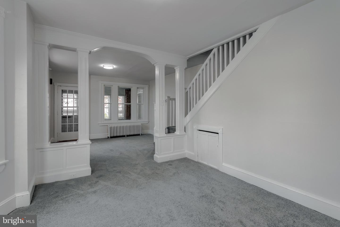 100 E Madison Ave