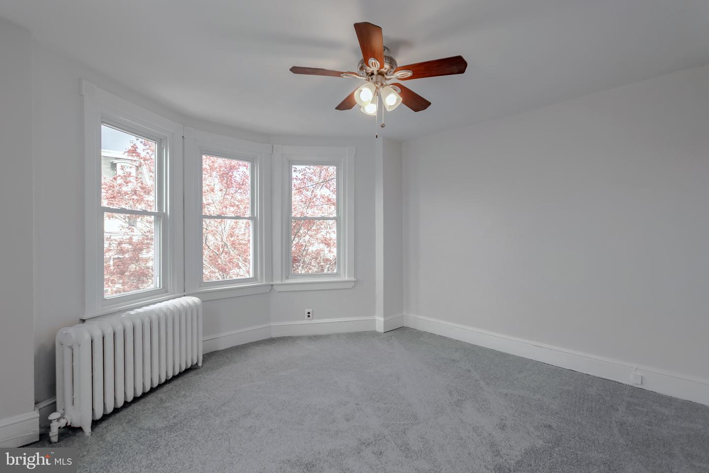 100 E Madison Ave