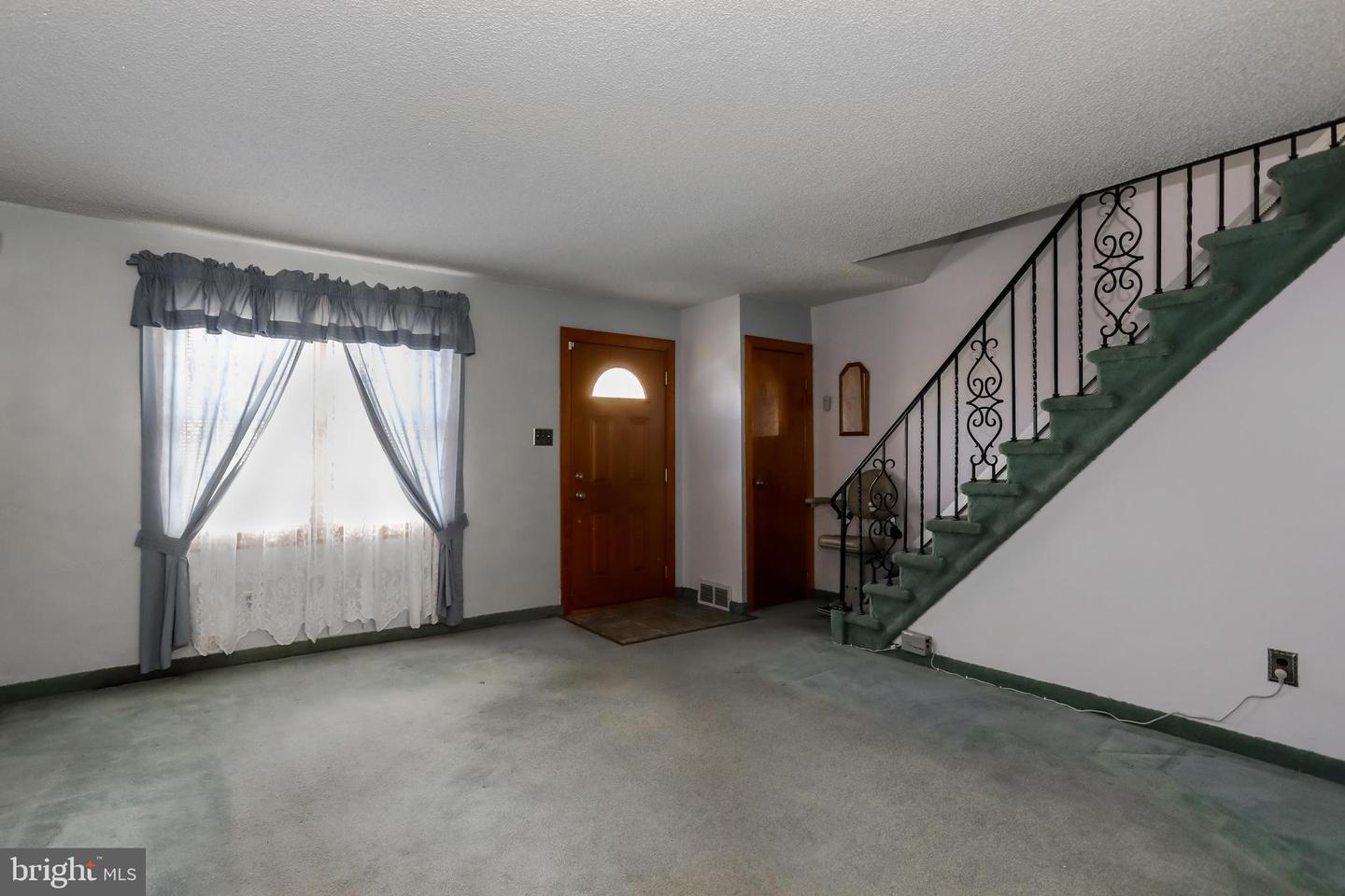 87 S Harwood Ave