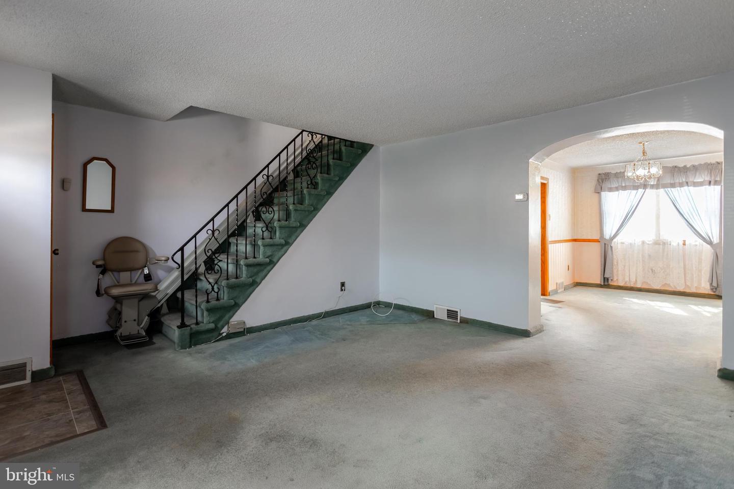 87 S Harwood Ave