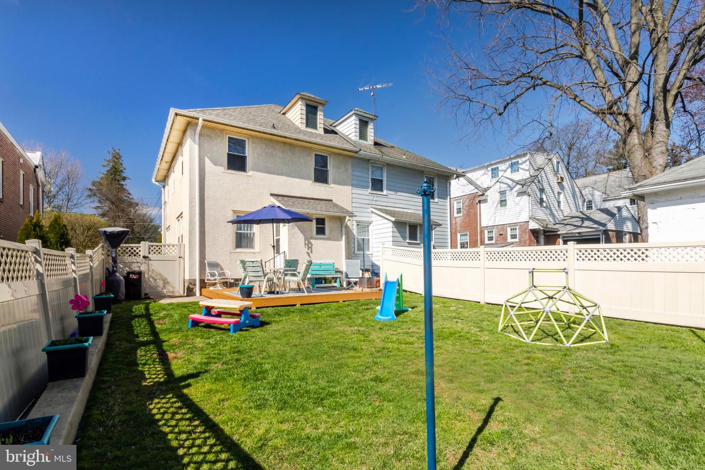 2809 Belmont Ave