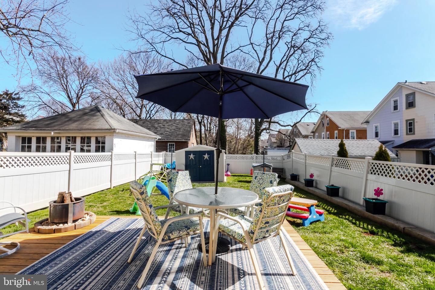 2809 Belmont Ave