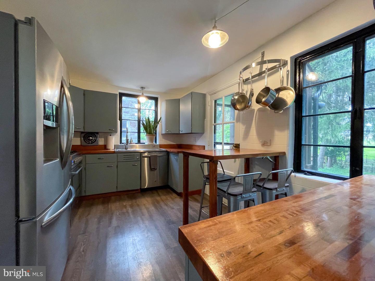 248 Lee Cir
