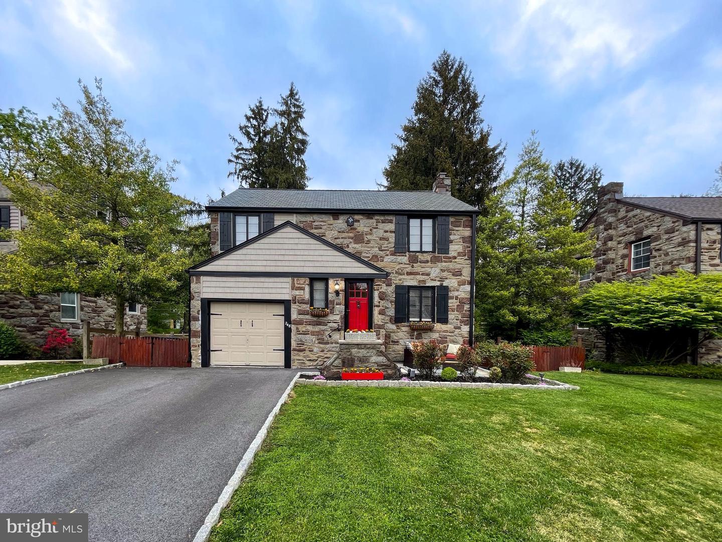 248 Lee Cir