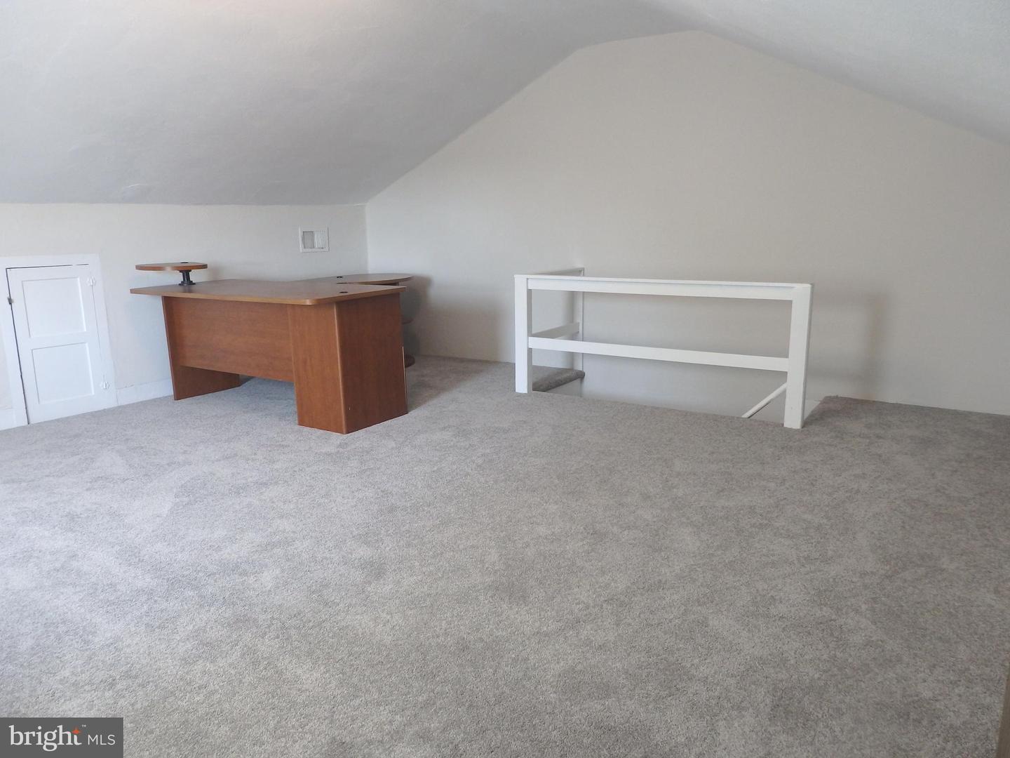 615 Country Club Ln