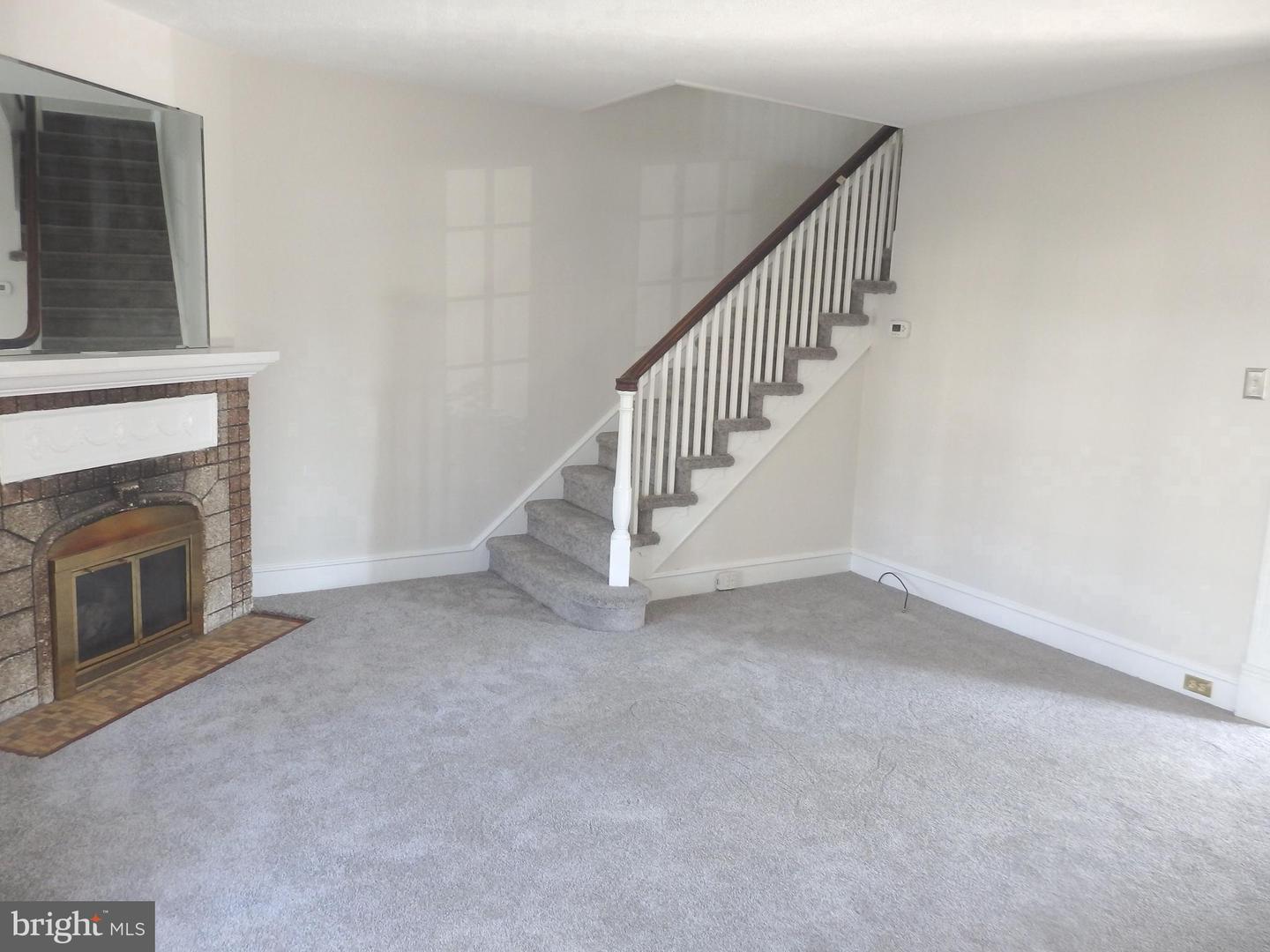 615 Country Club Ln