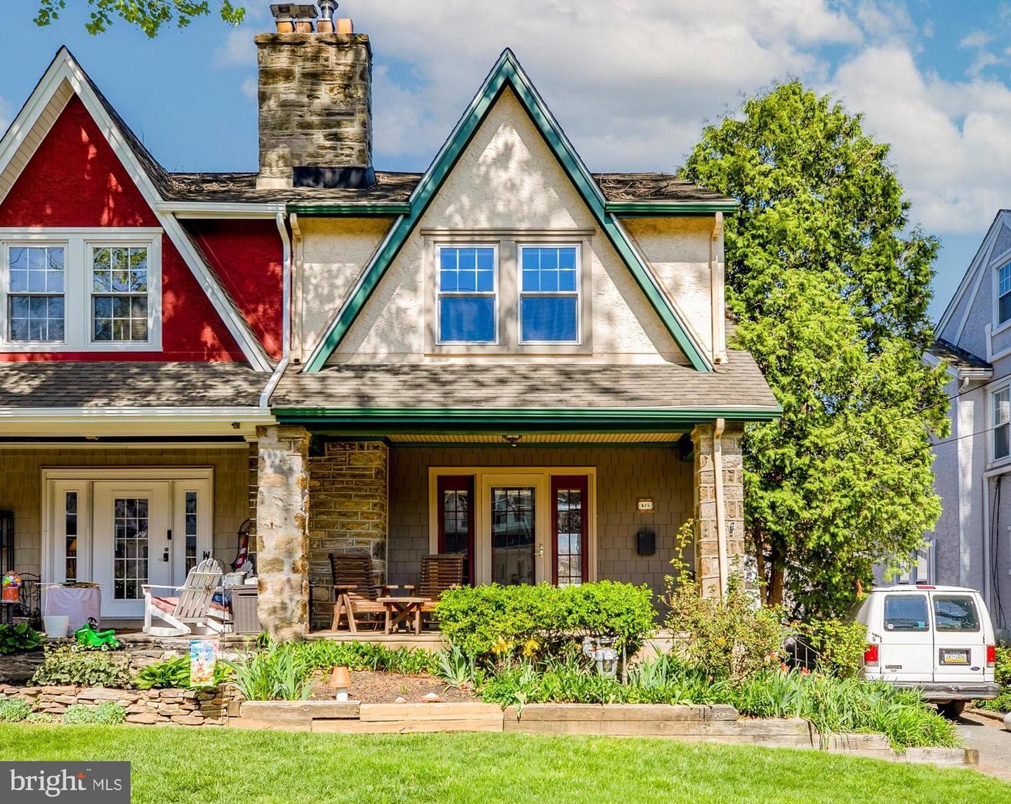 615 Country Club Ln