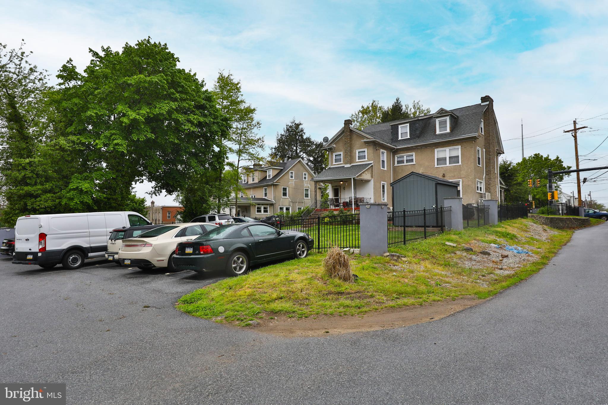 1001 Church Ln