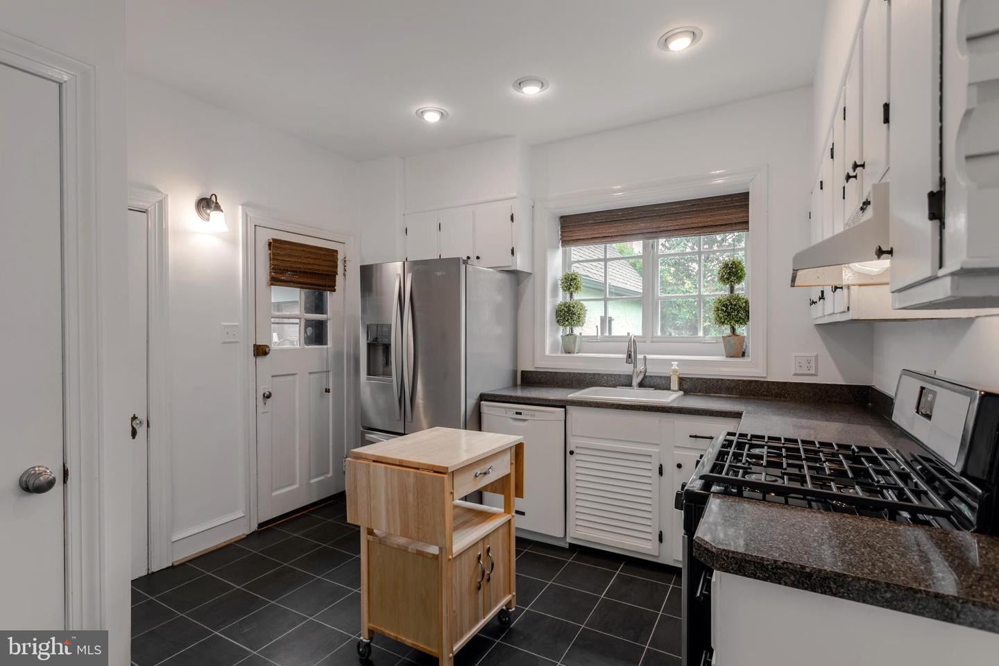 521 Gainsboro Rd