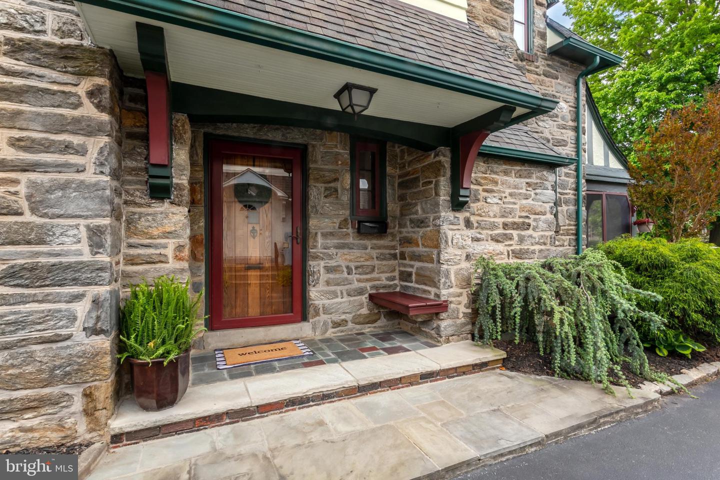 521 Gainsboro Rd
