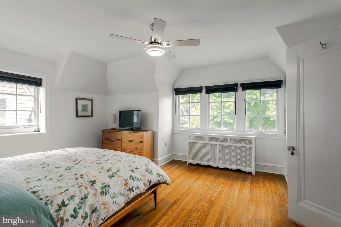 521 Gainsboro Rd