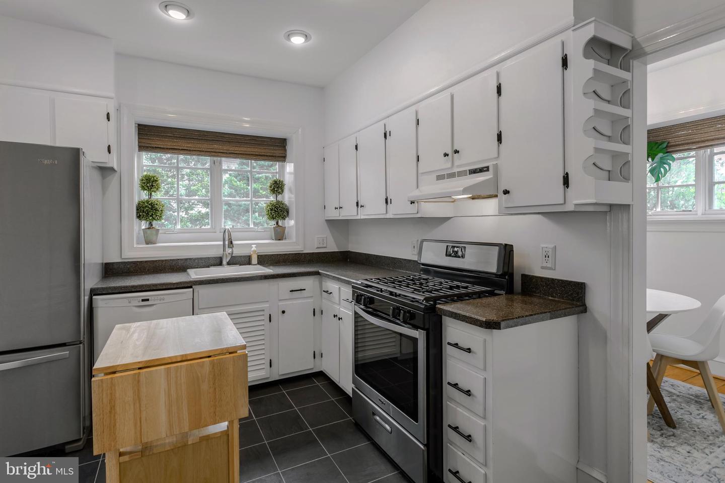 521 Gainsboro Rd