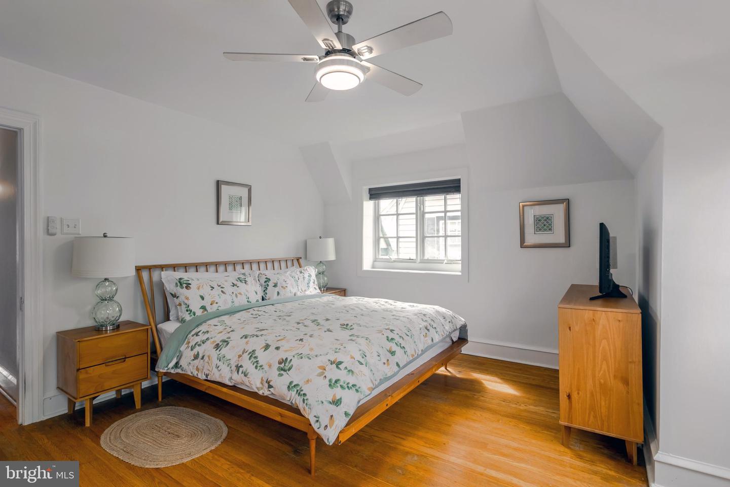 521 Gainsboro Rd