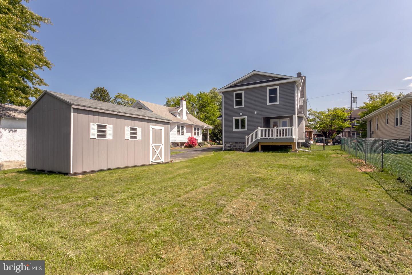 220 Strathmore Rd