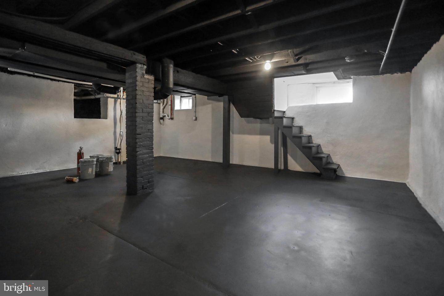 220 Strathmore Rd