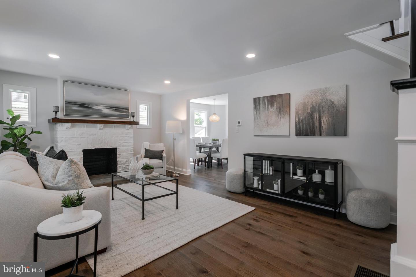 220 Strathmore Rd