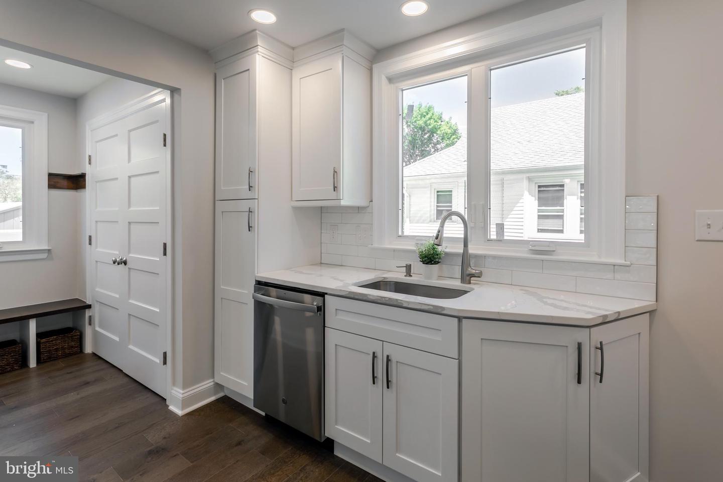 220 Strathmore Rd