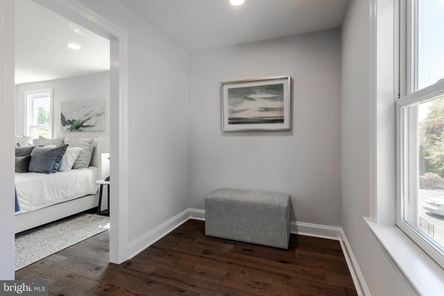 220 Strathmore Rd