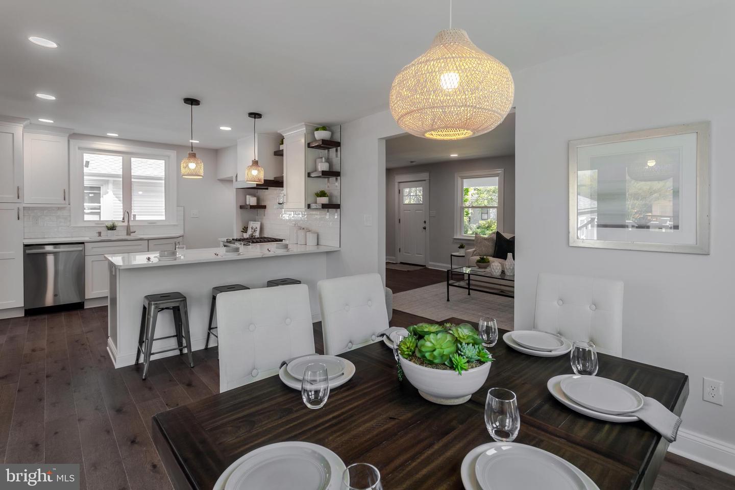 220 Strathmore Rd