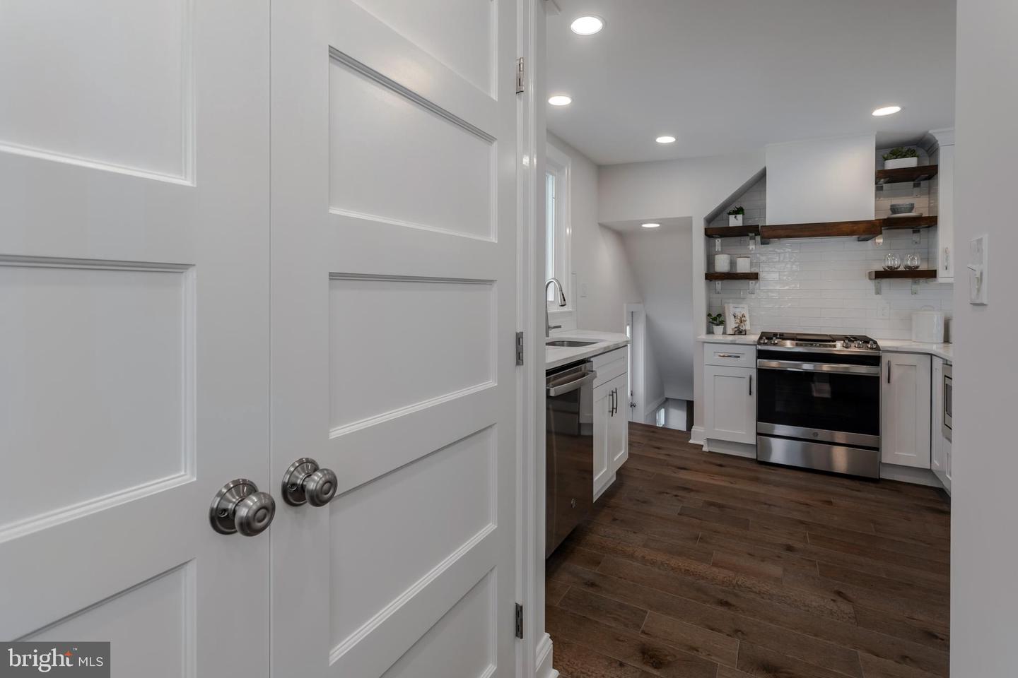 220 Strathmore Rd