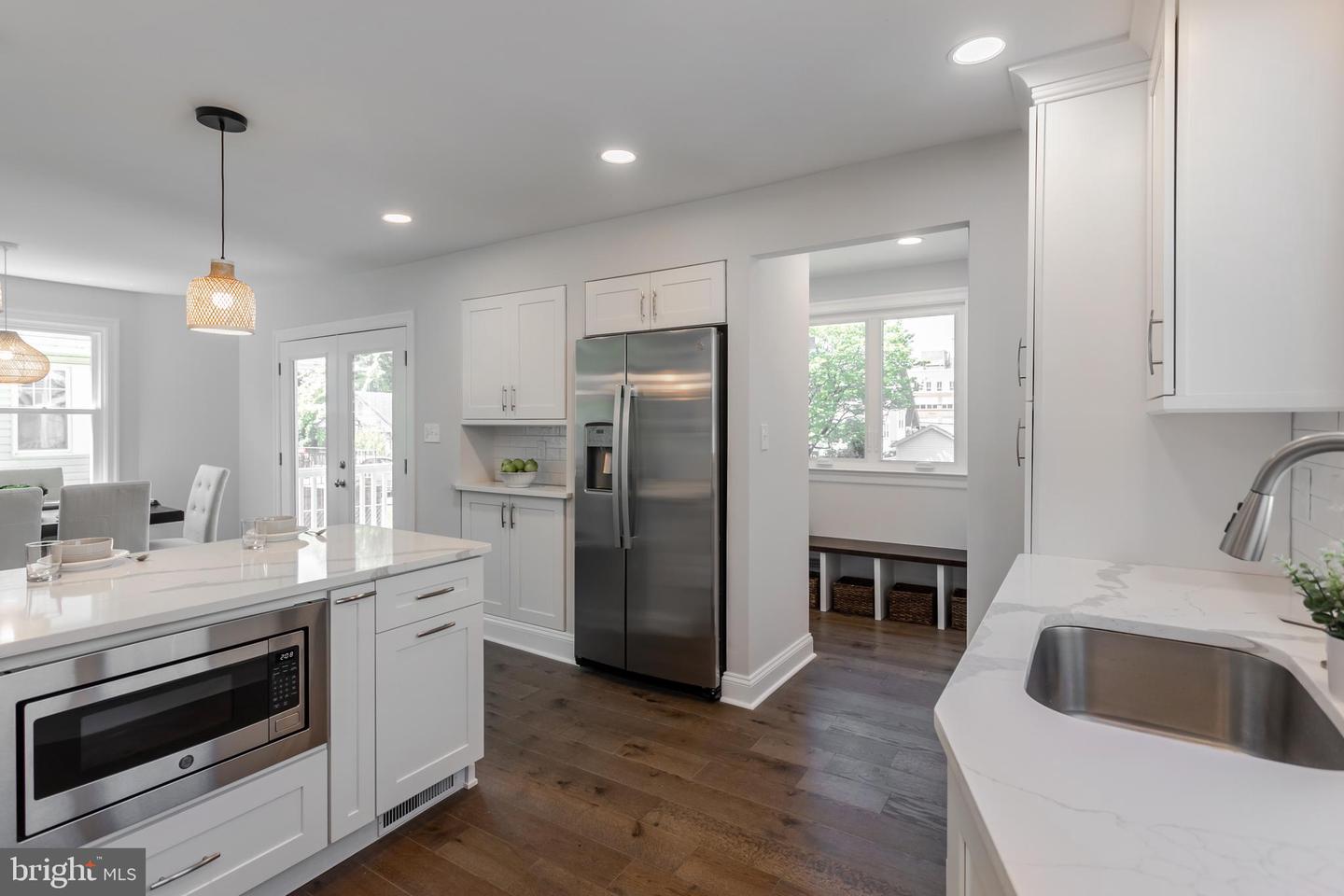 220 Strathmore Rd