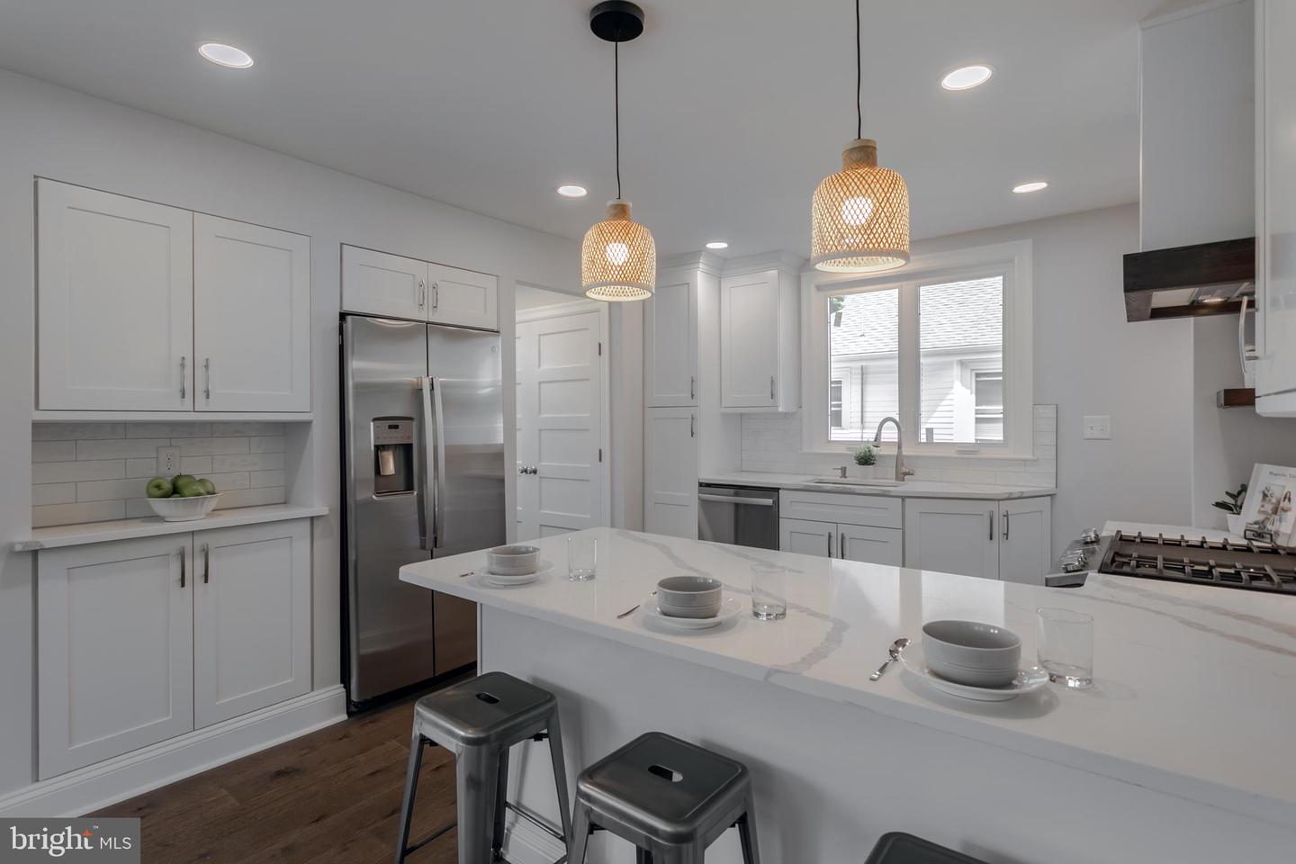 220 Strathmore Rd