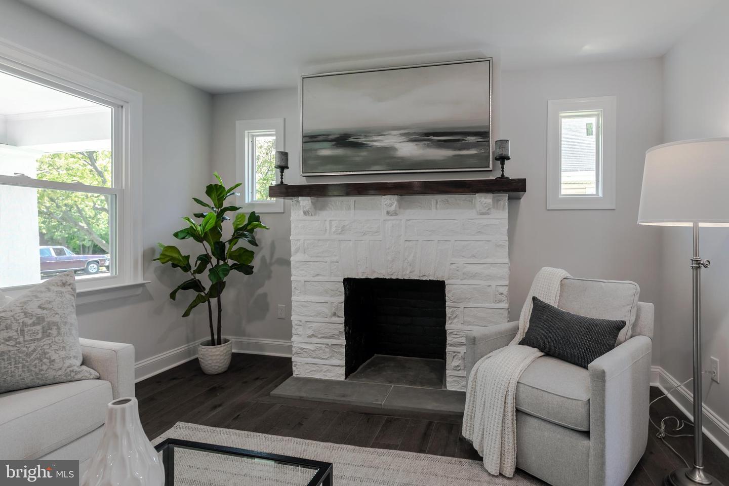 220 Strathmore Rd