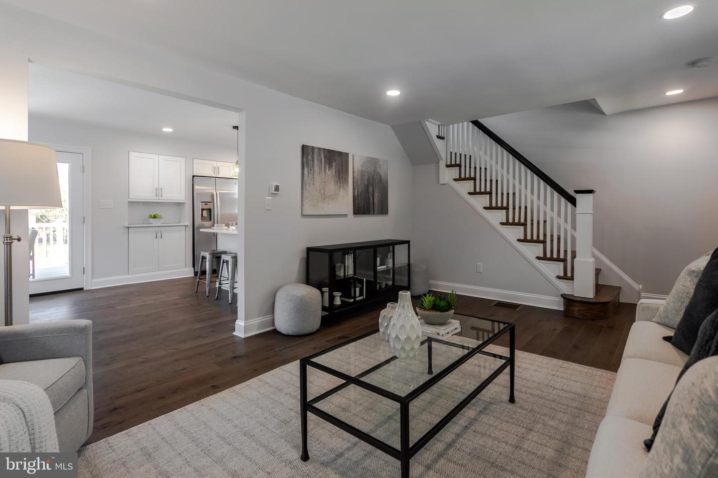 220 Strathmore Rd