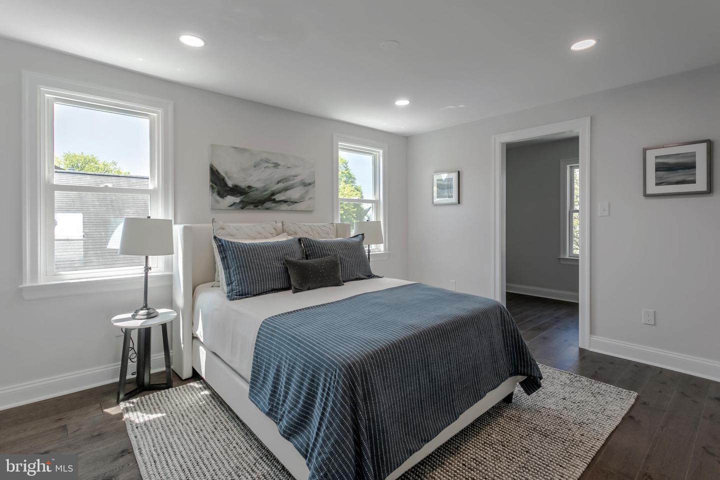 220 Strathmore Rd