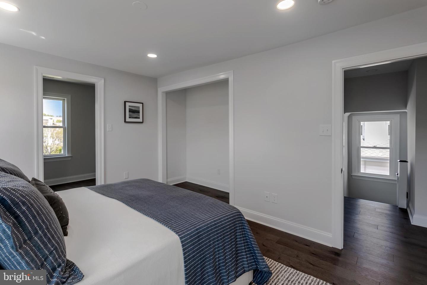 220 Strathmore Rd