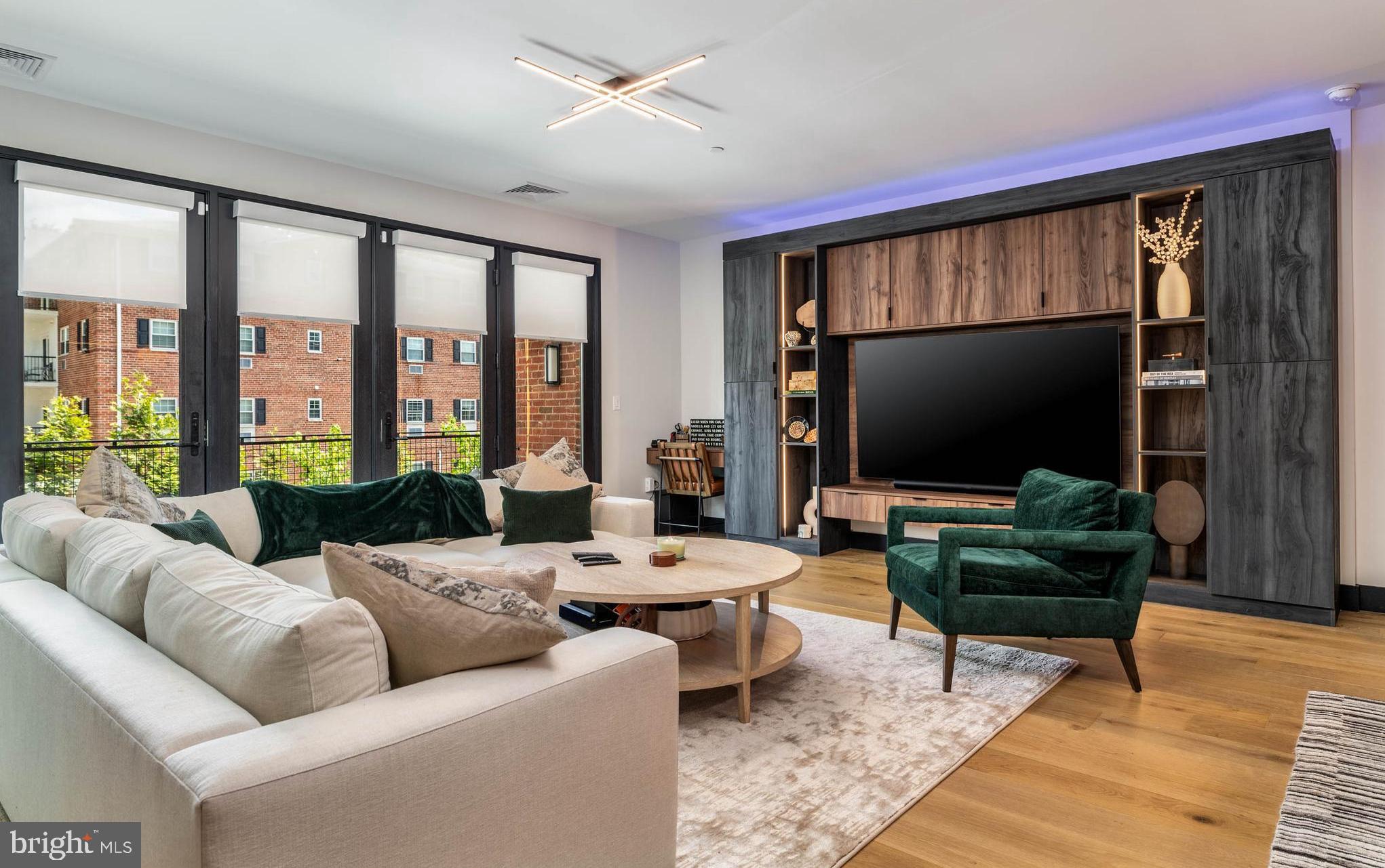 427 E Lancaster Ave #1104