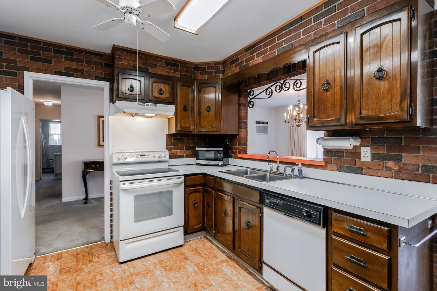 2161 Mary Ln