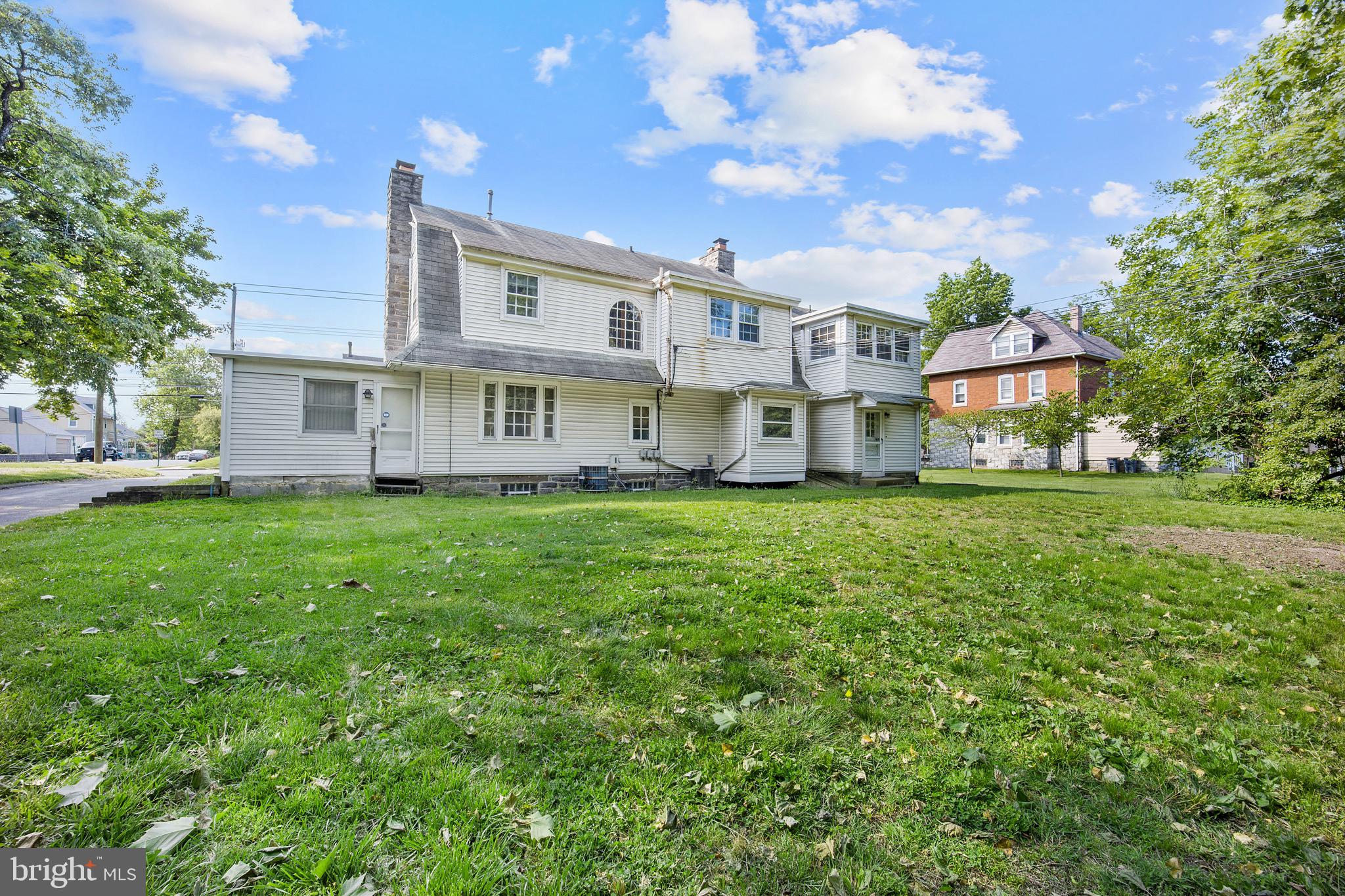 119 W Chester Pike