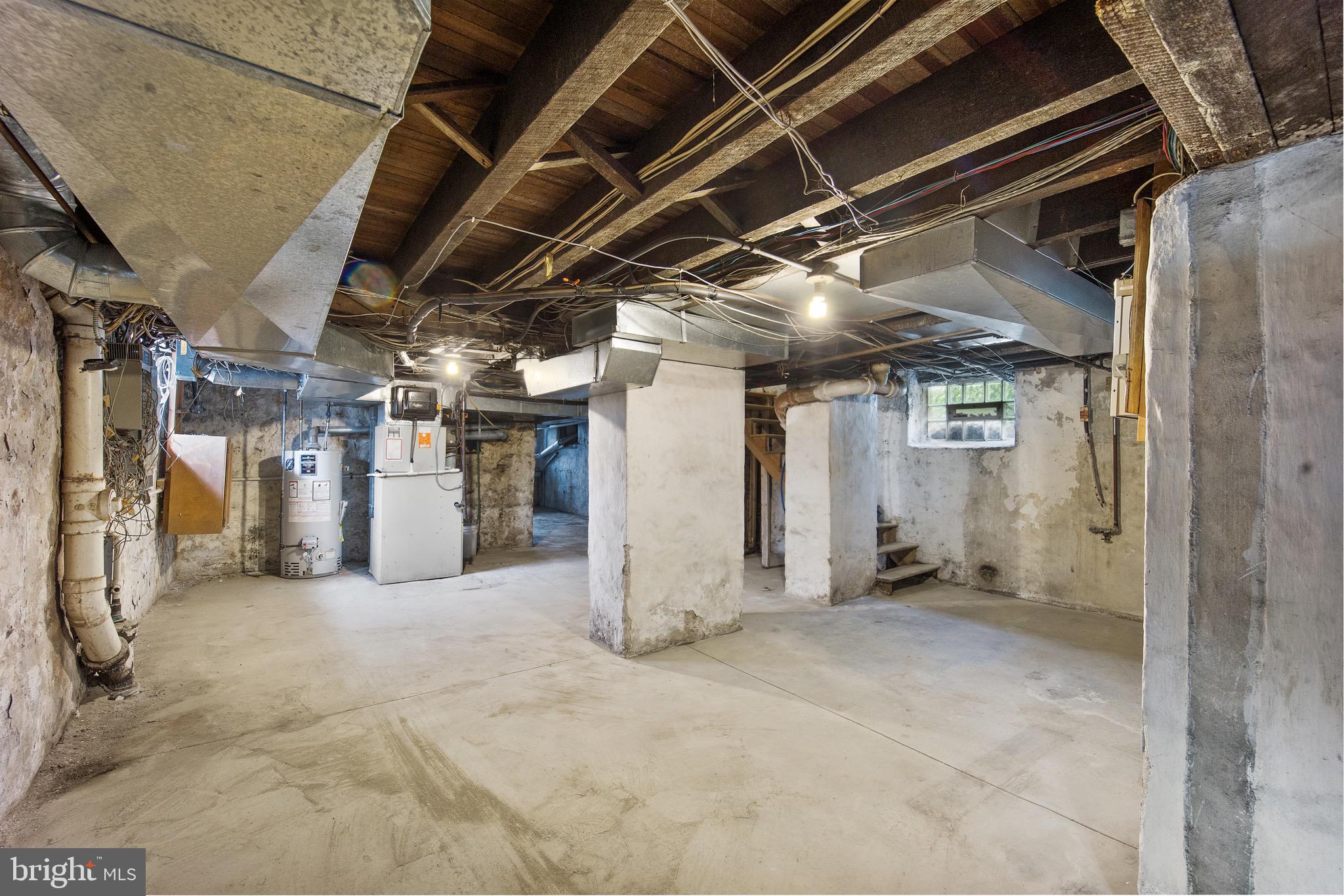 119 W Chester Pike