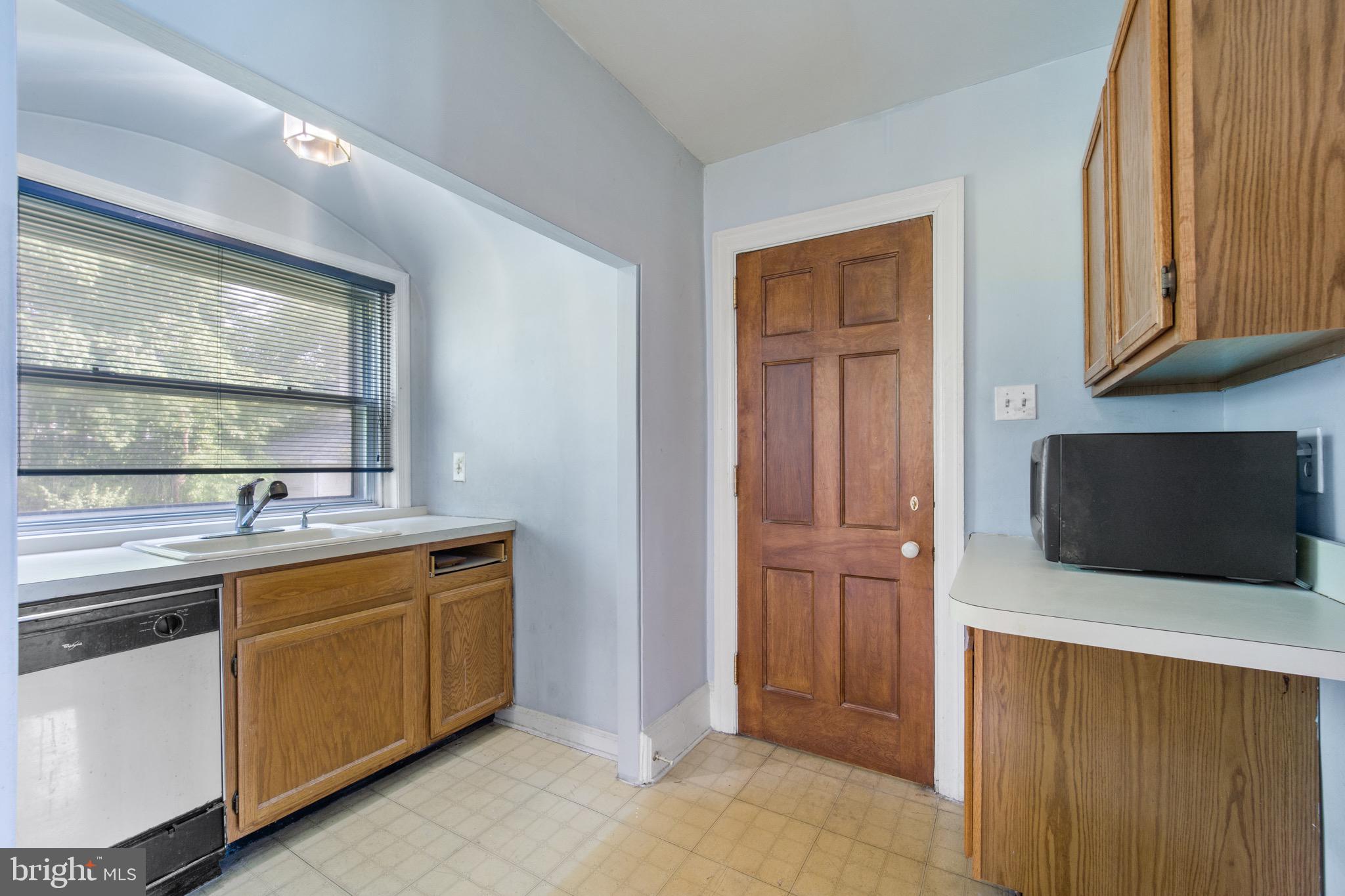 119 W Chester Pike