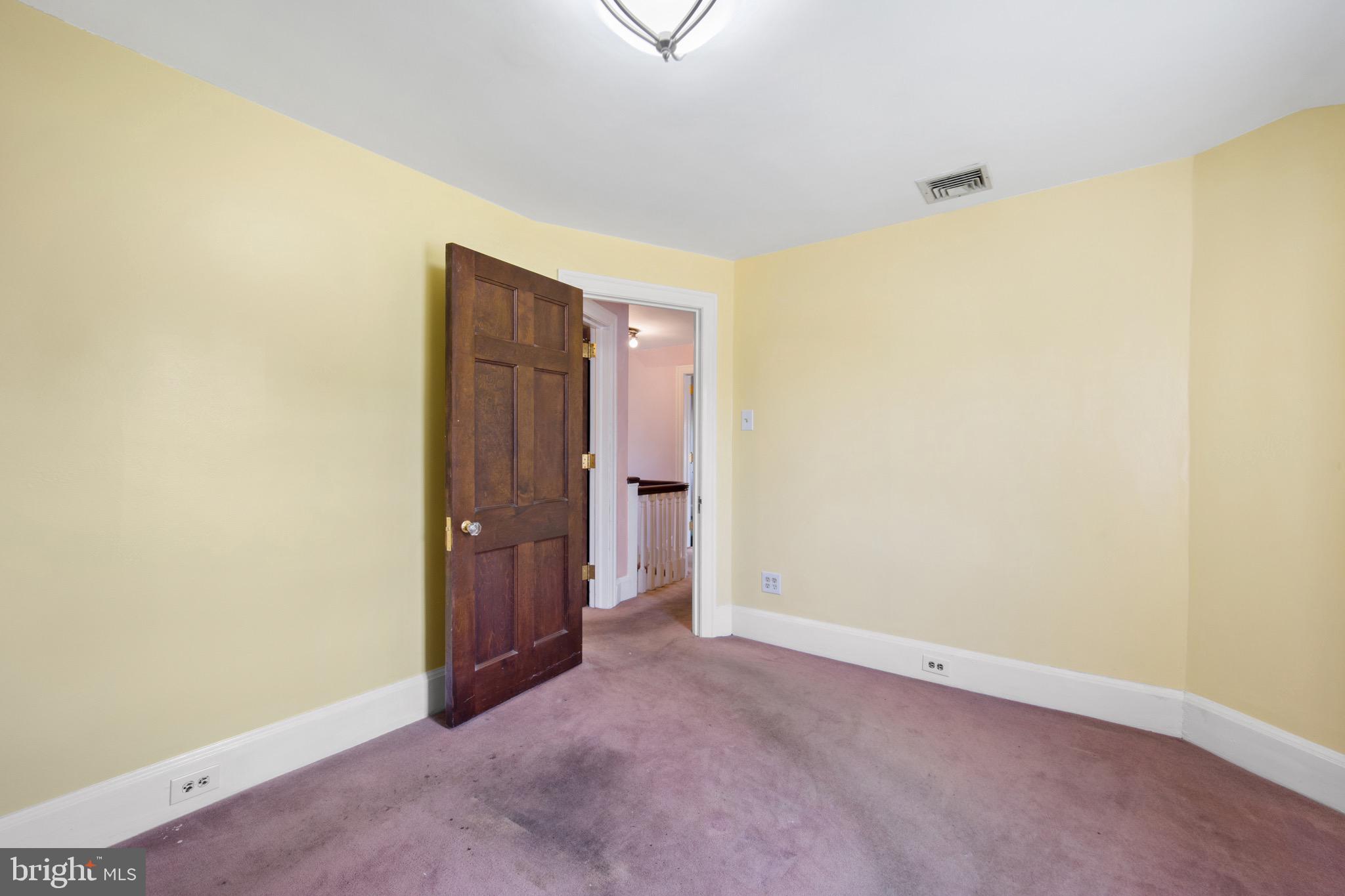 119 W Chester Pike