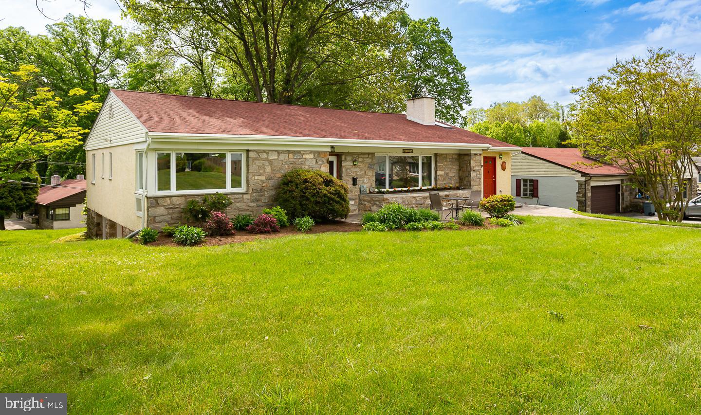 15 Mather Ave