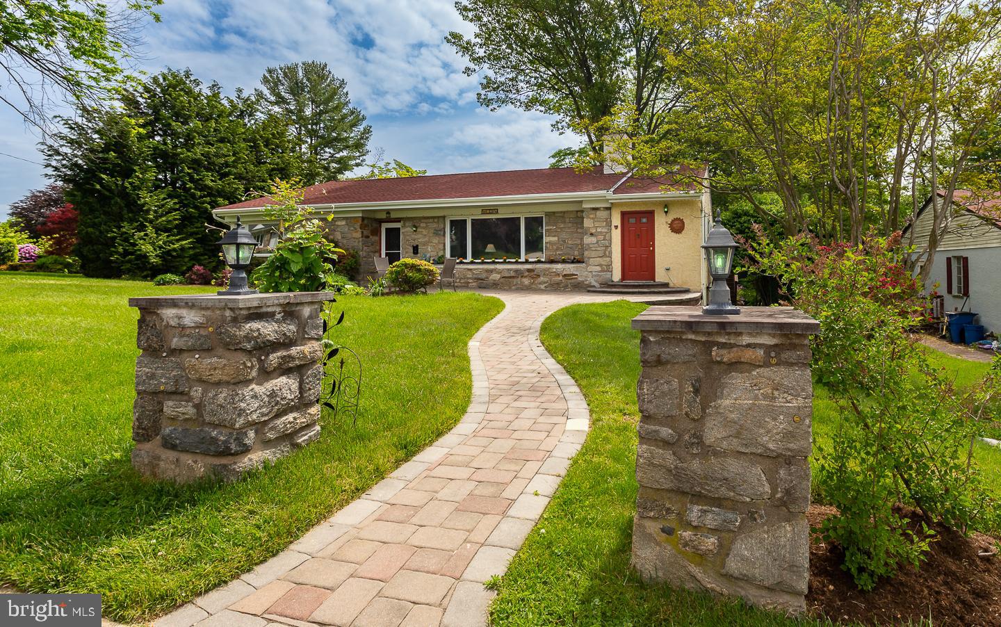 15 Mather Ave