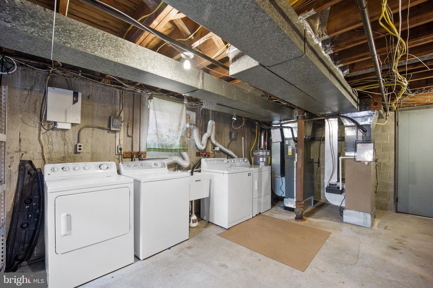 3232 Albemarle Ave #Upper Unit