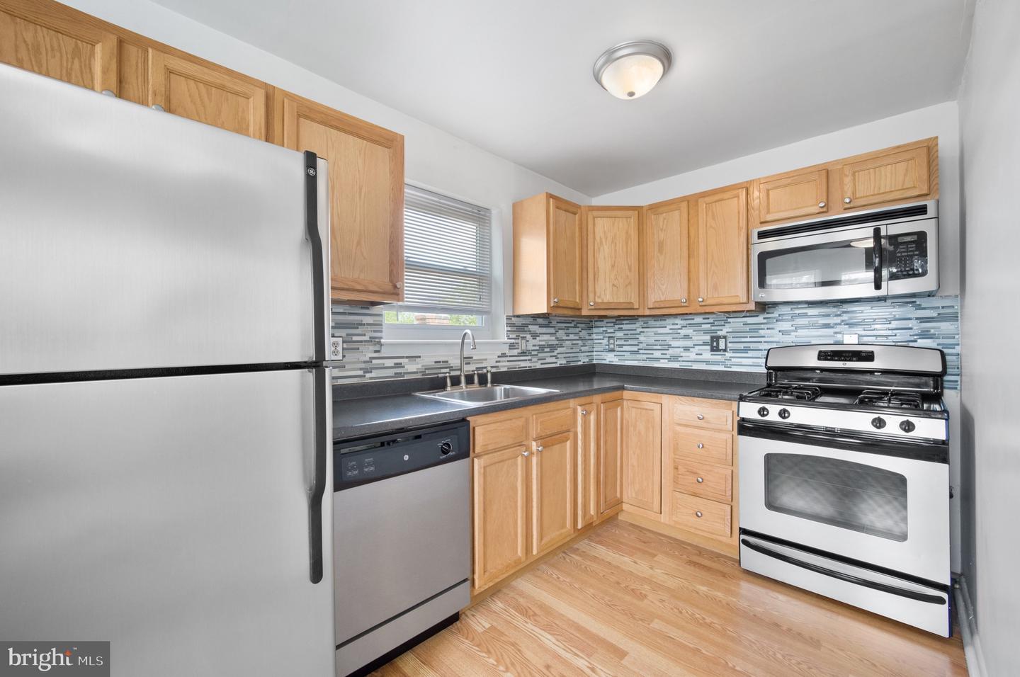 3232 Albemarle Ave #Upper Unit