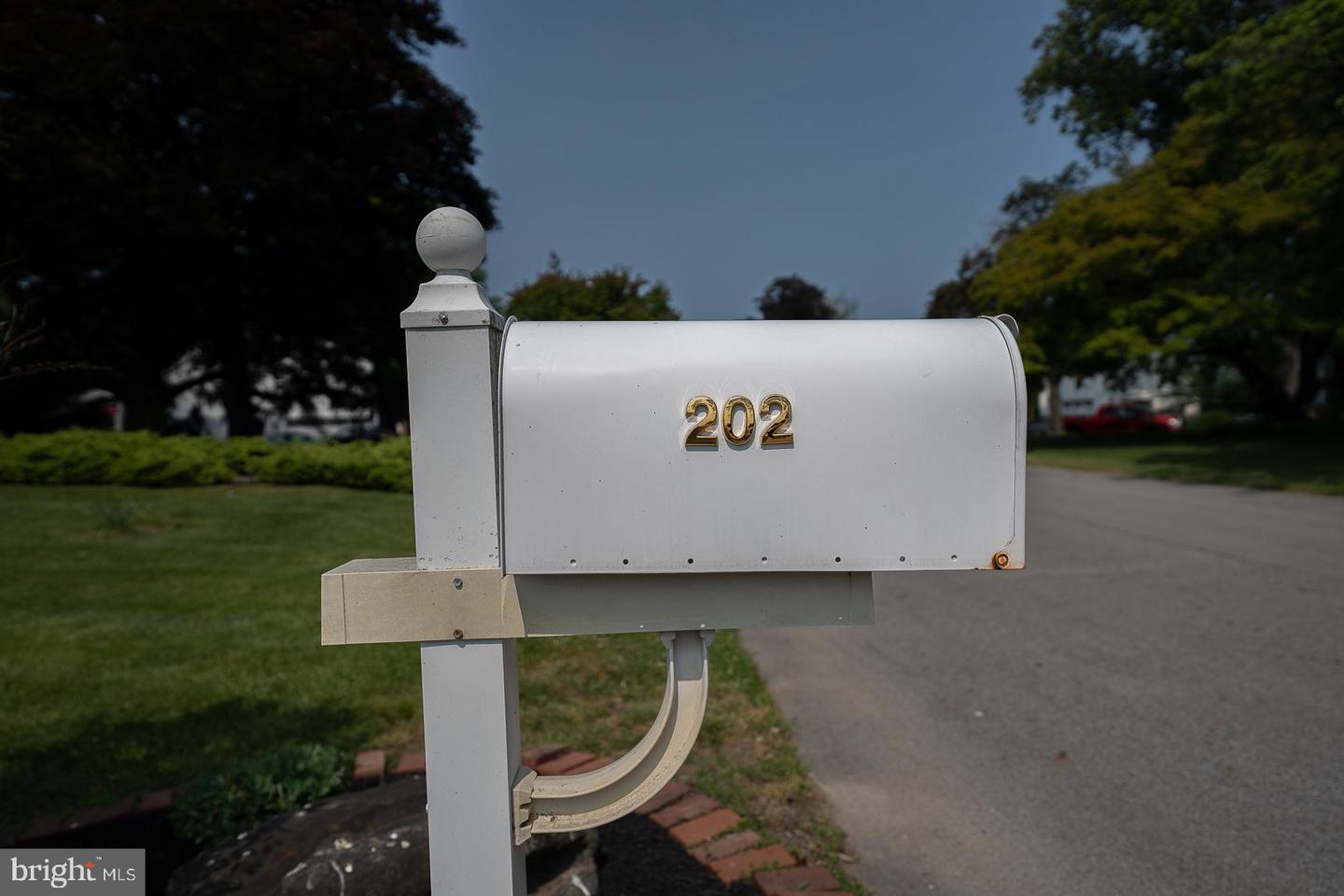 202 Ridgewood Rd