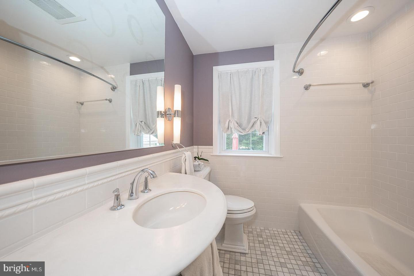 202 Ridgewood Rd