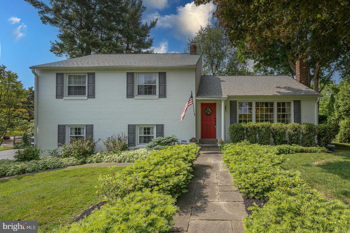 202 Ridgewood Rd